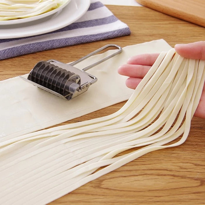 Spaghetti Noodle Maker Rooster Roller